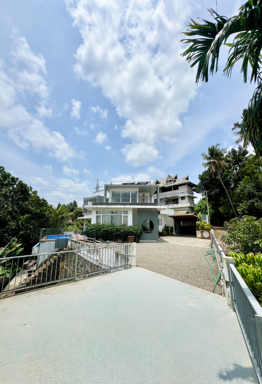 Rosy Villa Swimming Pool