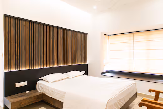 Rosy Villa Bedroom 1 Photo 2